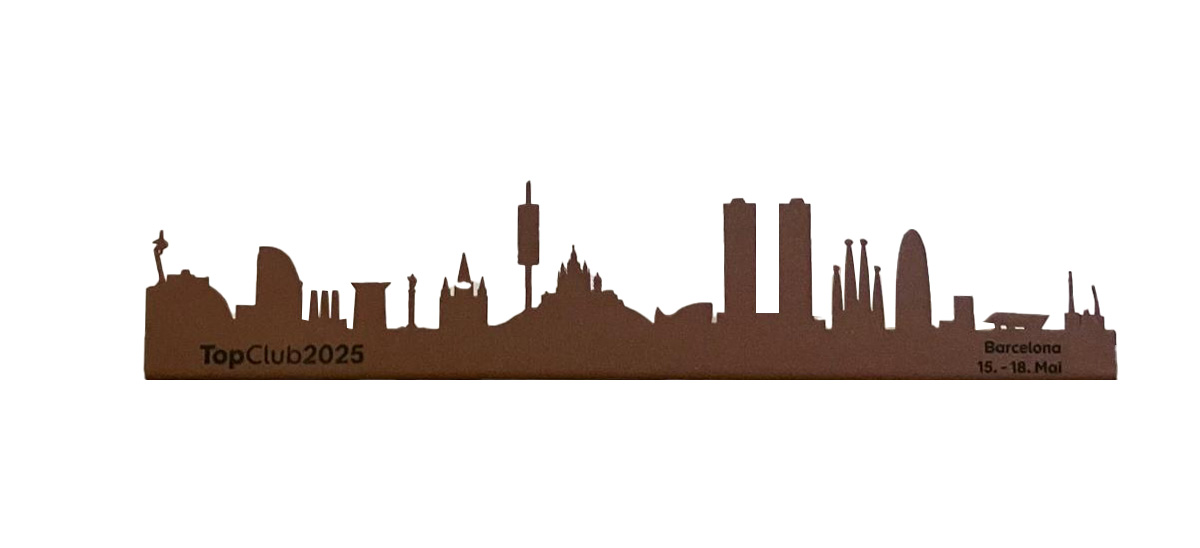 Elegant Barcelona skyline crafted from sustainably sourced metals Elegant Barcelona skyline crafted from sustainably sourced metals